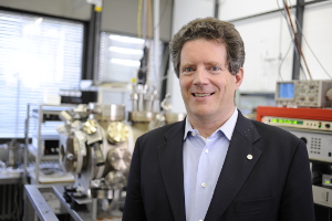Zum Artikel "ERC Advanced Grant für Prof. Dr. Hans-Peter Steinrück"