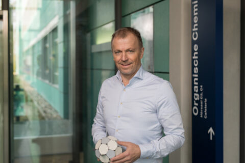 Zum Artikel "Prof. Dr. Andreas Hirsch neu in der Universitätsleitung"
