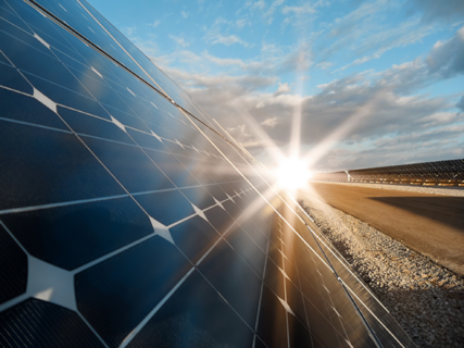 Zum Artikel "Chemiker/-innen der FAU wollen Wirkungsgrad organischer Fotovoltaik weiter erhöhen"