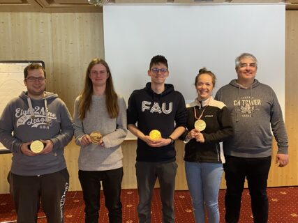 Zum Artikel "Doktoranden des FAU-Profilzentrums Solar gewinnen Wettbewerb der GSMS Winter School"