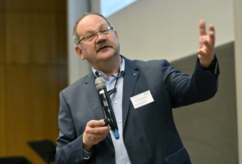 Dekan Prof. Dr. Jürgen Schatz (Foto: Harald Sippel / FAU)